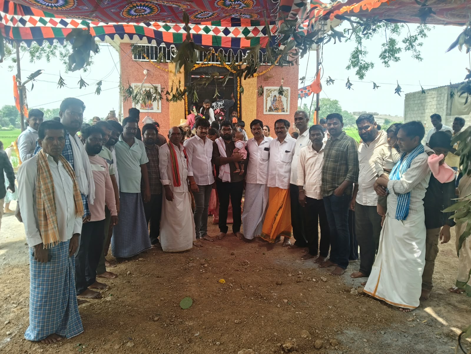 పోచమ్మ తల్లిని దర్శించుకున్న మార్కెట్ చైర్మన్ రాజిరెడ్డి
