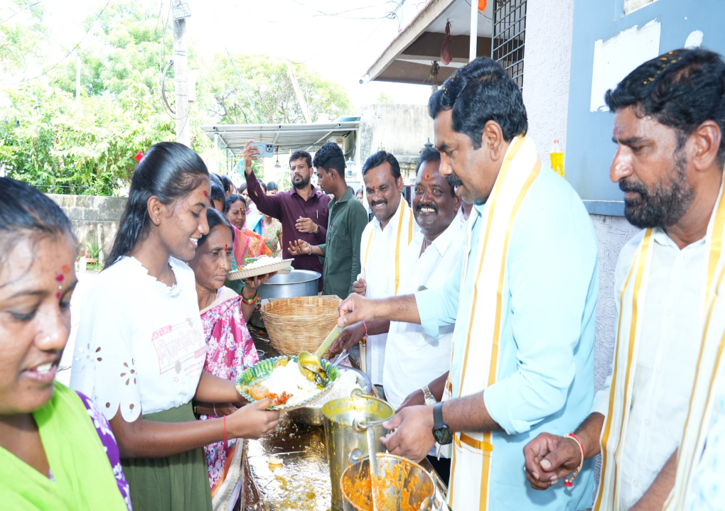 భీమారంలో వినాయక పూజలు, అన్నదానంలో పాల్గొన్న ఎమ్మెల్యే కేఆర్ నాగరాజు​