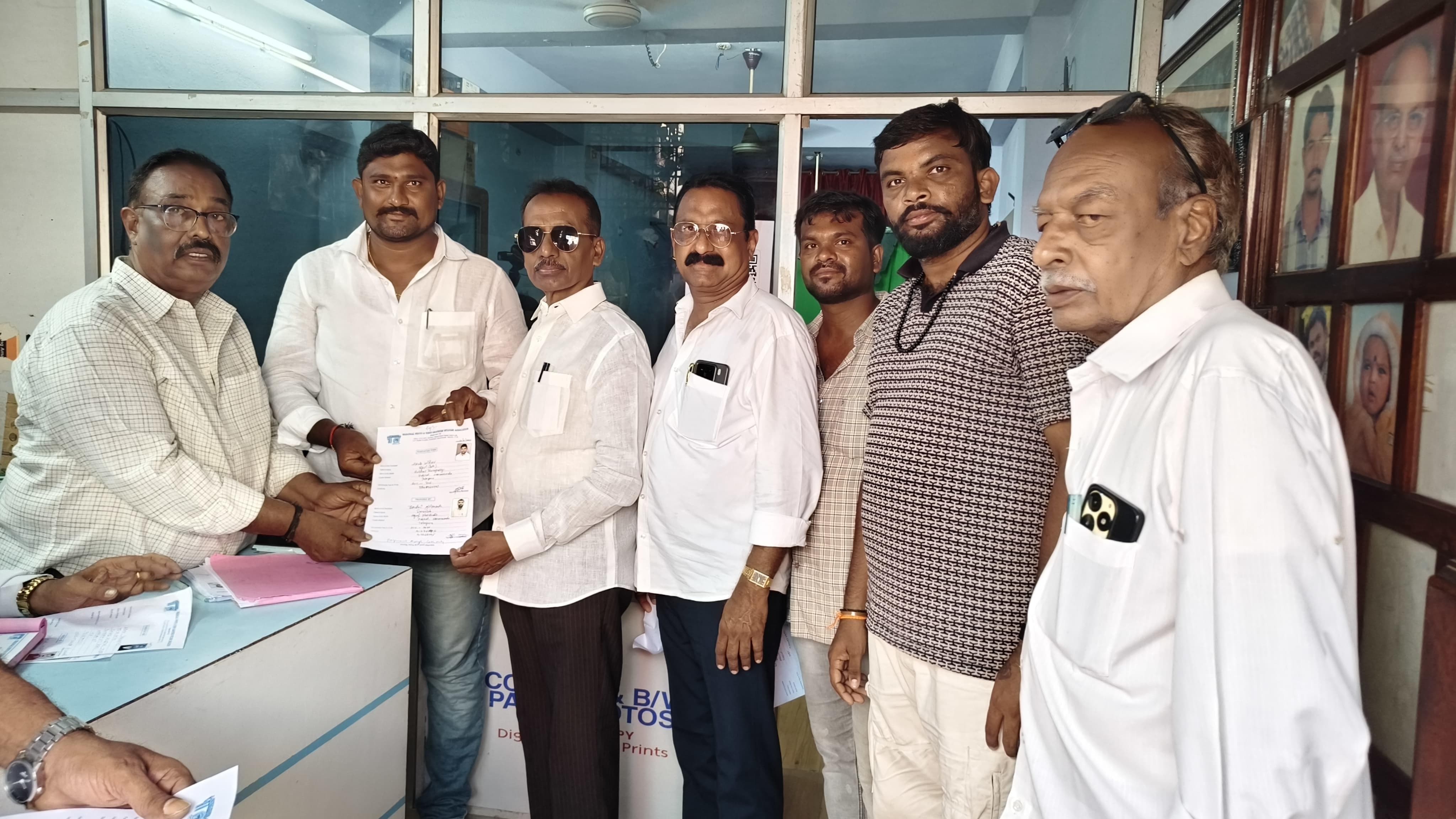 ఫోటోగ్రాఫర్స్ ఎన్నికల్లో నామినేషన్ దాఖలు