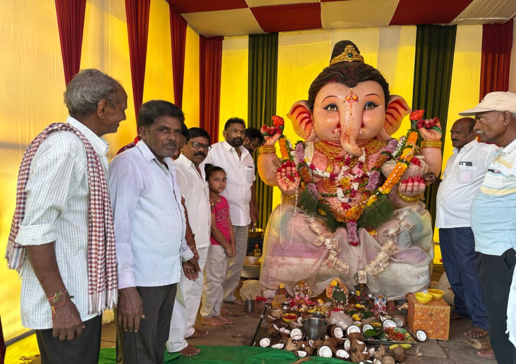పర్వతగిరిలో ఘనంగా వినాయక అన్నప్రసాద వితరణ