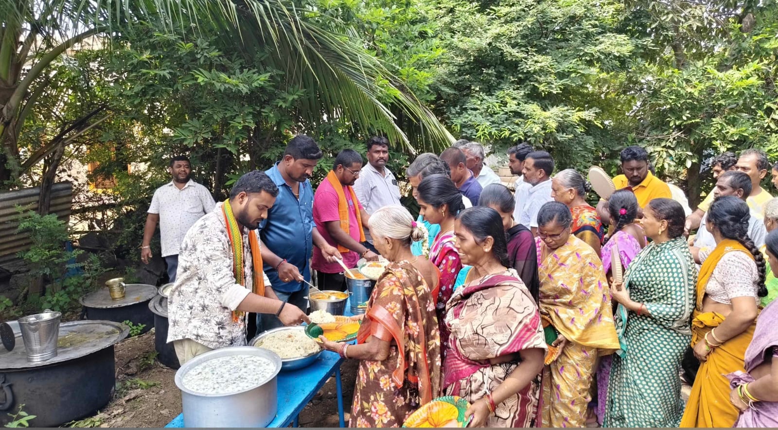 మున్నూరు కాపు ఆధ్వర్యంలో అన్న ప్రసాదం