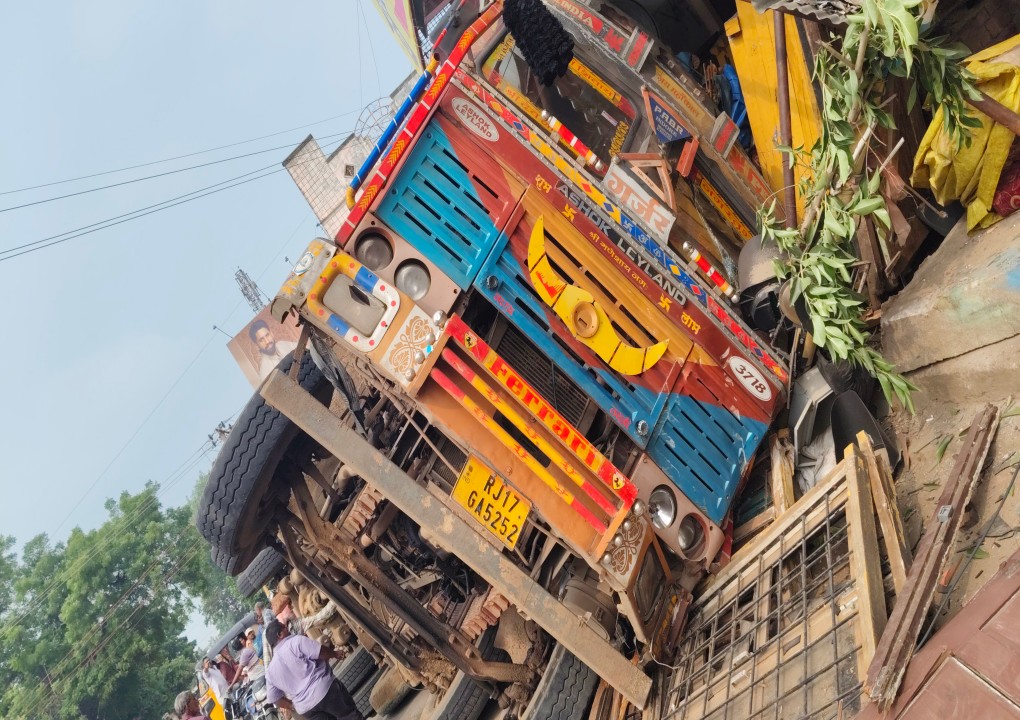 వరంగల్ శివనగర్‌లో తప్పిన పెద్ద ప్రమాదం!
