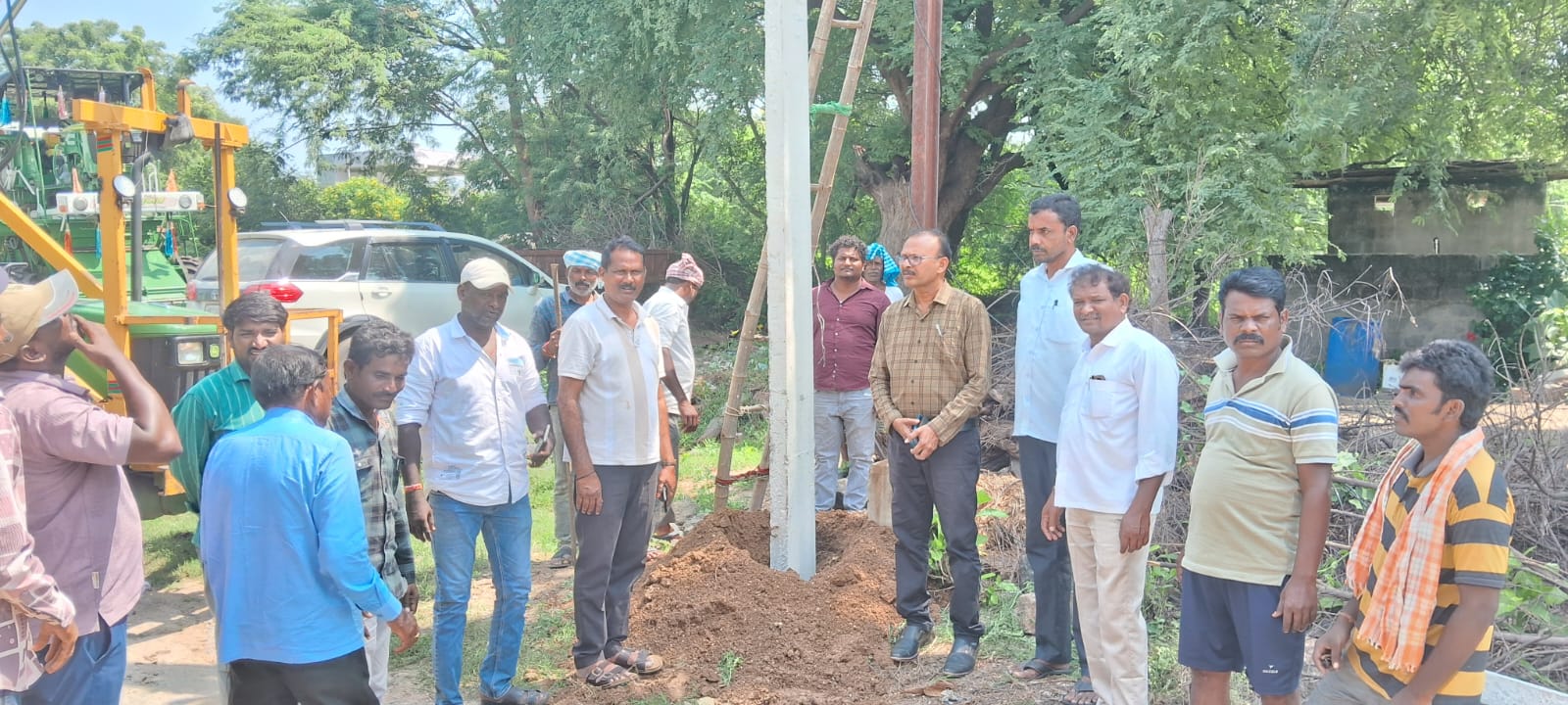 ఐరన్ పోల్స్ తొలగింపే లక్ష్యం-సర్పంచ్