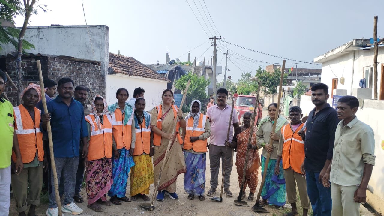పరిశుభ్రత అందరు బాధ్యత 