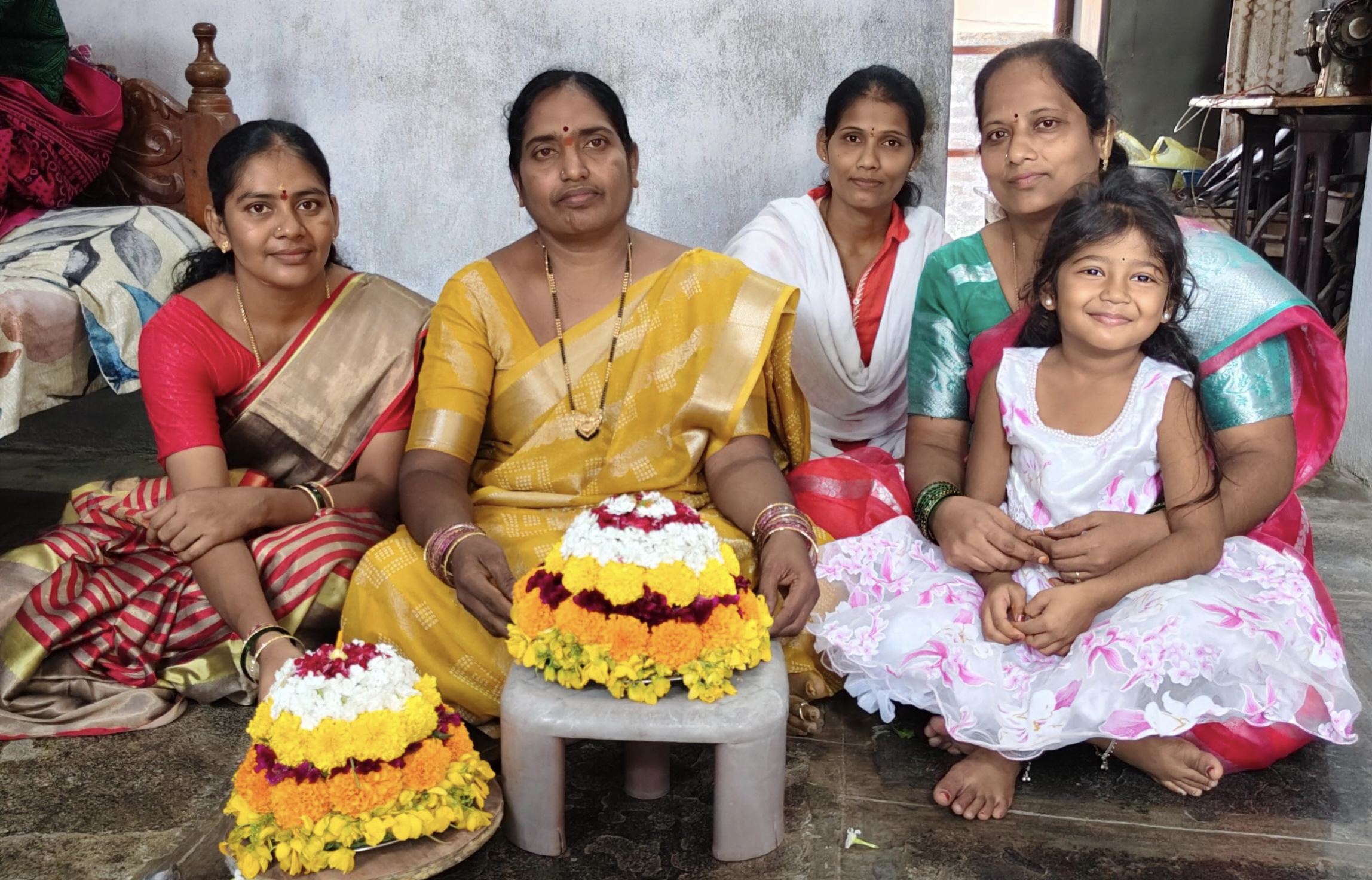 పరకాలలో ఘనంగా ఎంగిలిపూల బతుకమ్మ సంబరాలు