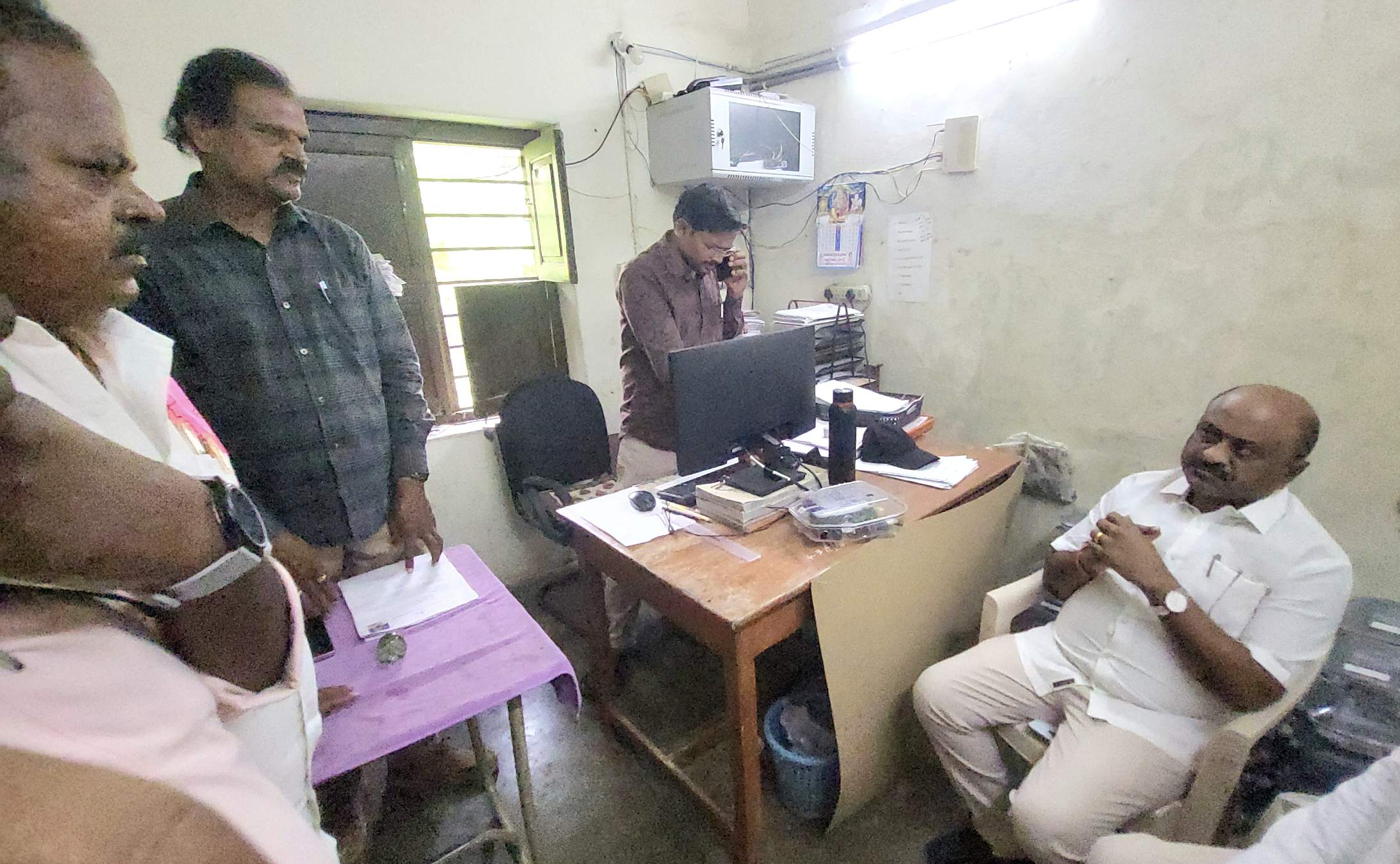 విద్యుత్ సబ్‌స్టేషన్‌ను సందర్శించిన మాజీ ఎమ్మెల్యే చల్లా ధర్మారెడ్డి