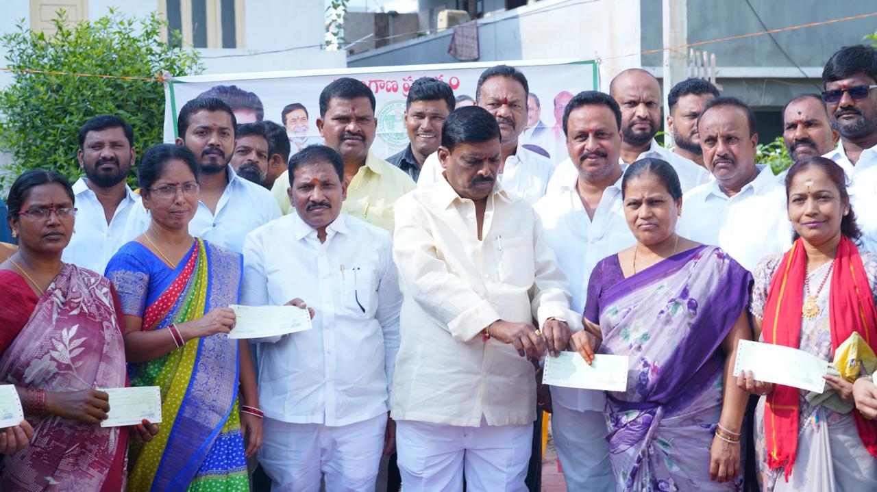 పేదింటి ఆడబిడ్డల పెళ్లిళ్లకు అండగా ప్రభుత్వం: ఎమ్మెల్యే గూడెం మహిపాల్ రెడ్డి