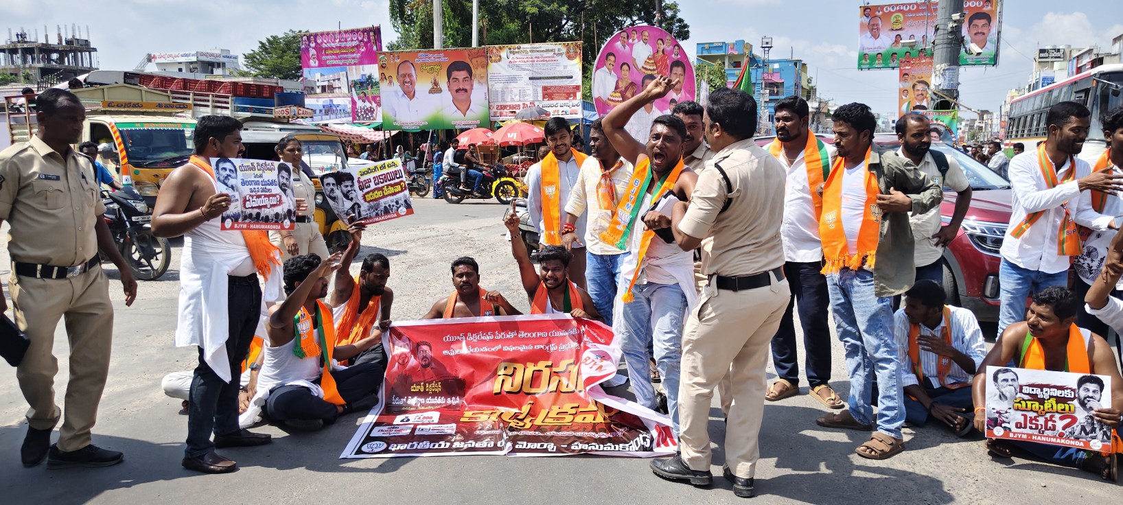 యూత్ డిక్లరేషన్ హామీలు అమలు చేయాలి