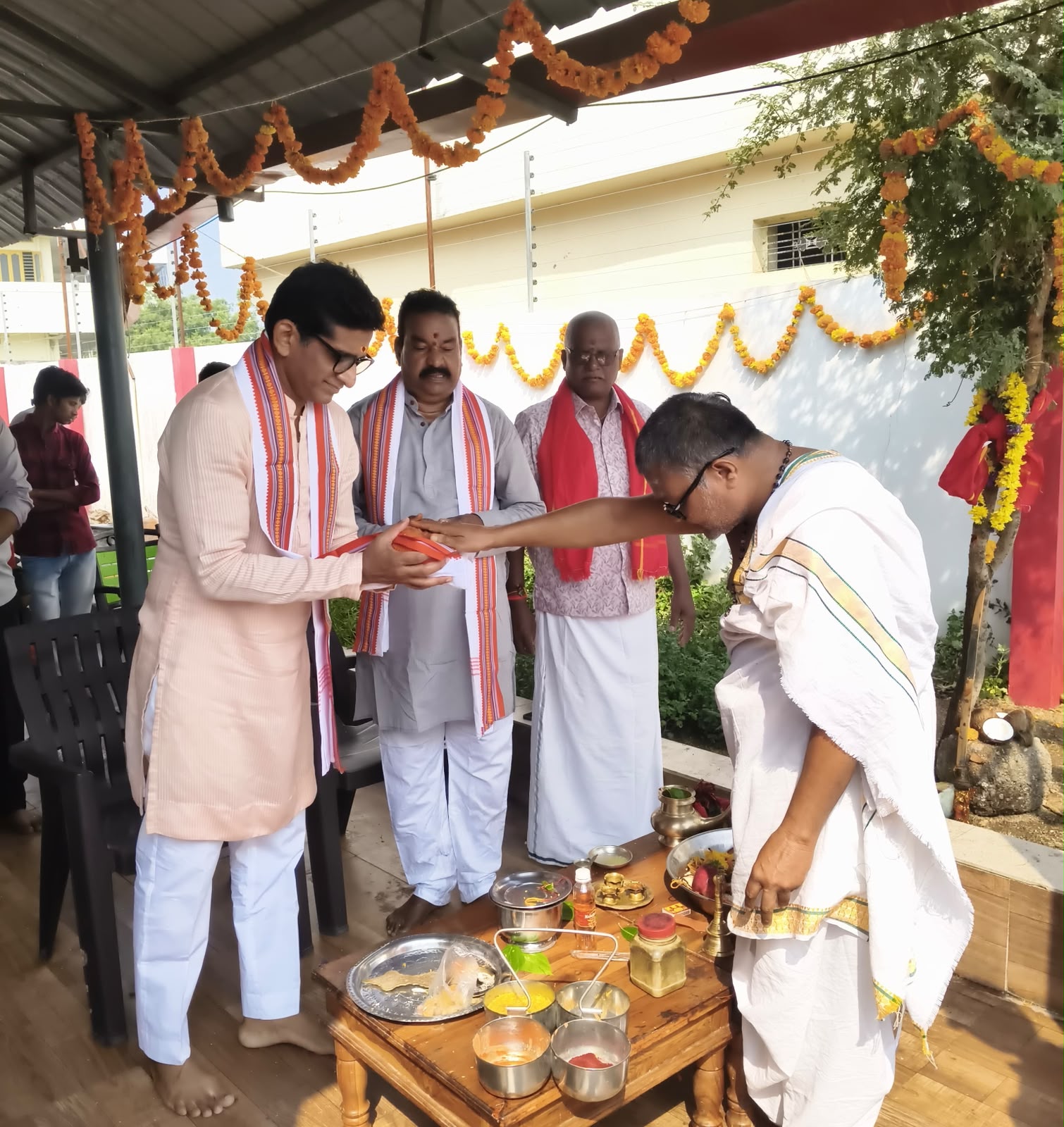 మెట్‌పల్లిలో శమీ పూజలో పాల్గొన్న విద్యాసాగర్ రావు, ఎమ్మెల్యే సంజయ్