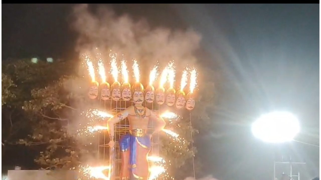 ఇల్లందులో అంబరాన్నంటిన జమ్మి ఉత్సవాలు