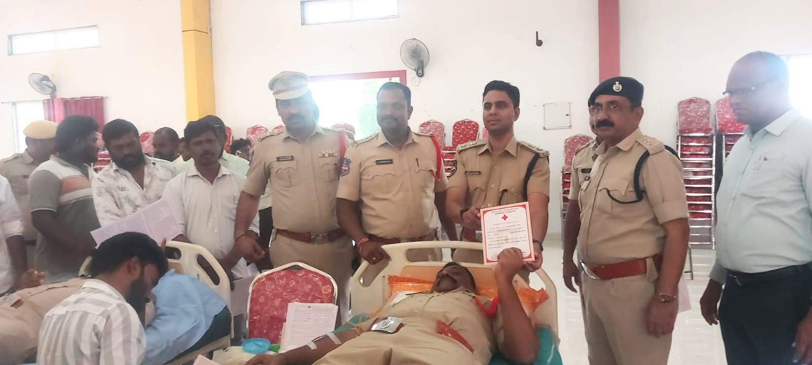 పరకాల డివిజన్ పోలీసుల ఆధ్వర్యంలో రక్తదాన శిబిరం!