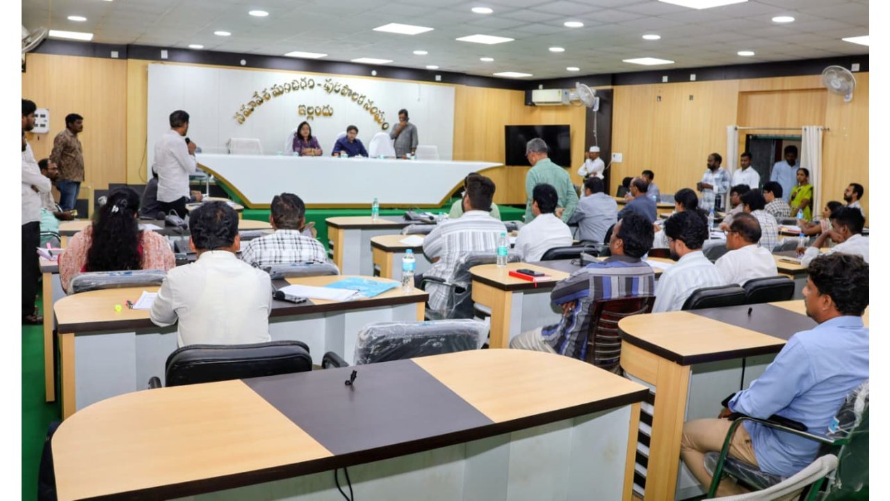భద్రాద్రి జిల్లాలో 40,986 దరఖాస్తులు పెండింగ్‌