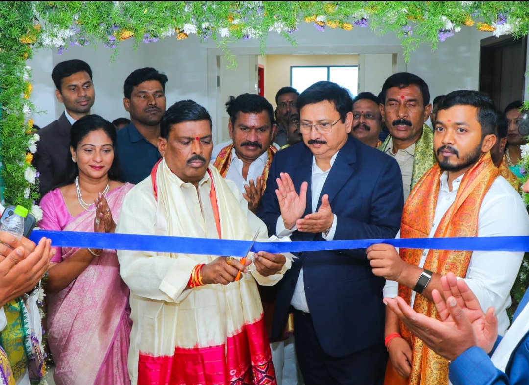వైద్యం వ్యాపారం కాదు.. మానవత్వంతో కూడిన సేవ: ప్రాచీన్ గ్లోబల్ హాస్పిటల్ ప్రారంభోత్సవంలో మాద్రి పృథ్వీరాజ్
